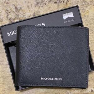 🎄🎁ALERT Michael Kors Men's Black Jet Set Signature Andy Billfold Pocket